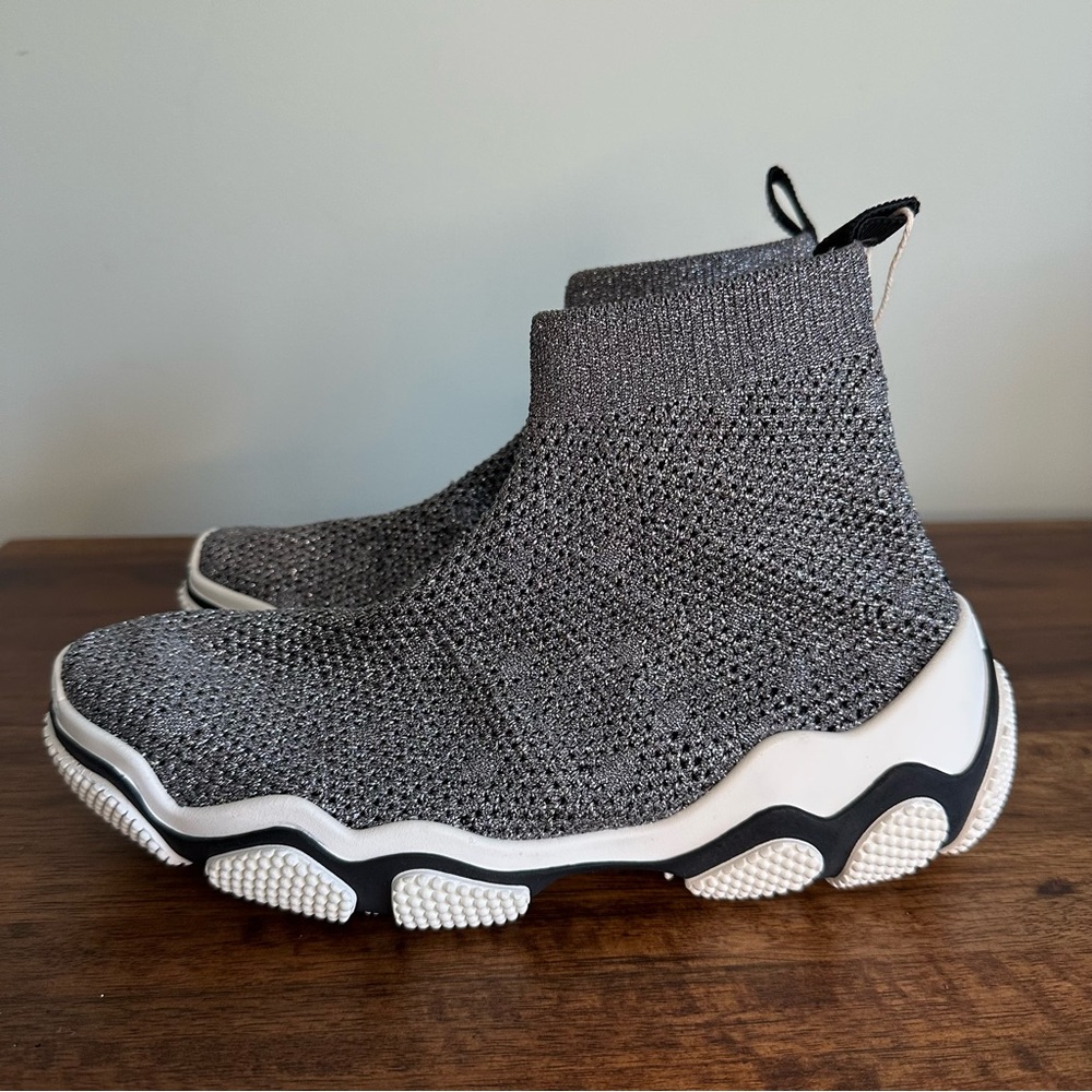 Red(V) women’s Gray Knit High-Top Sneakers size 6. FREE GIFT WITH THIS PURCHASE. - Picture 9 of 10